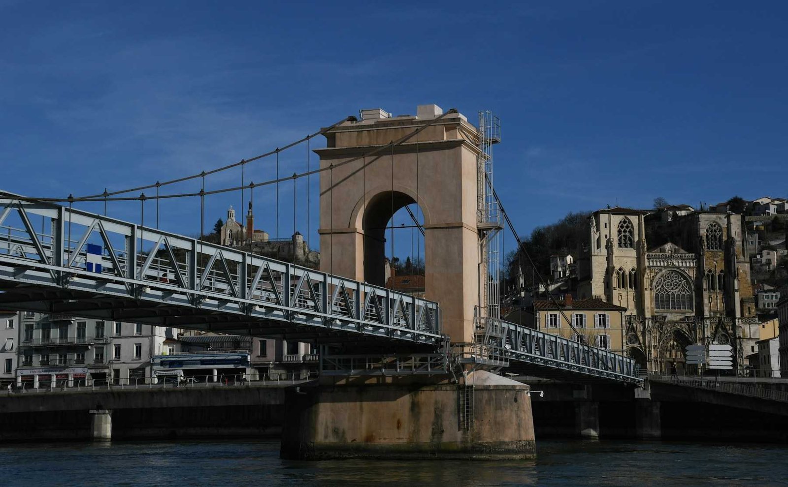 Le pont suspendu sur le Rhône à Vienne